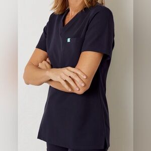 Garde-Malade Navy Blue Women’s One Pocket Scrub Top